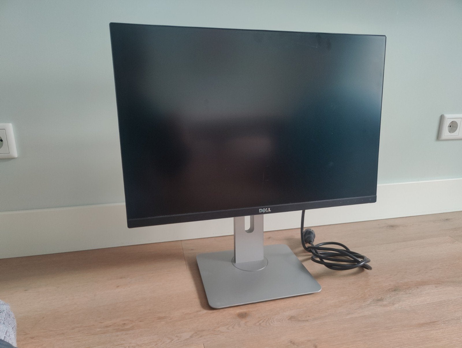 Dell Ultrasharp U2415 monitor, Computers en Software, Ophalen, IPS, In hoogte verstelbaar, Full HD