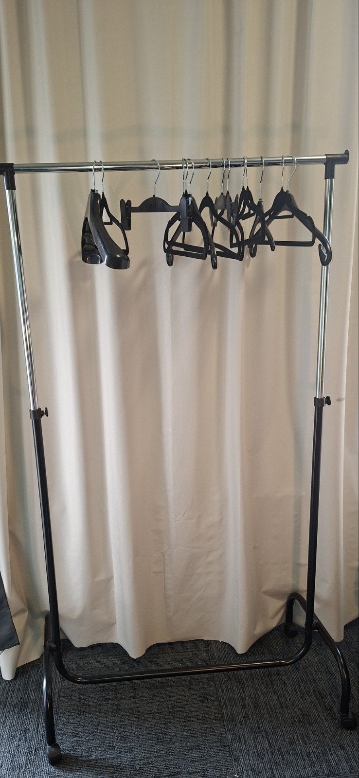 Kledingrek met wielen en hangers, Ophalen, Met wielen, Zo goed als nieuw
