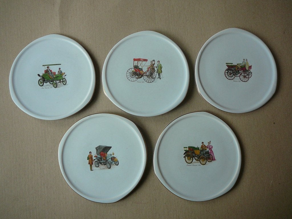 5 schoteltjes met afbeeldingen van oldtimers, Ophalen of Verzenden, Overige materialen, Overige stijlen, Kop(pen) en/of Schotel(s)