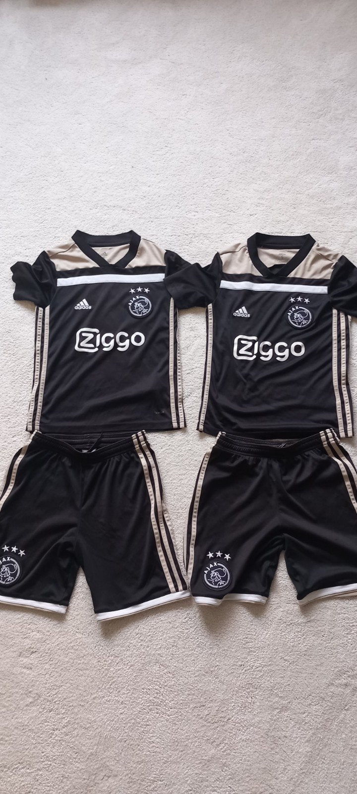 Ajax uit tenue 2019/2020 - Maat S (146)(2 sets), Ophalen of Verzenden, Gebruikt, Adidas, Jongen of Meisje