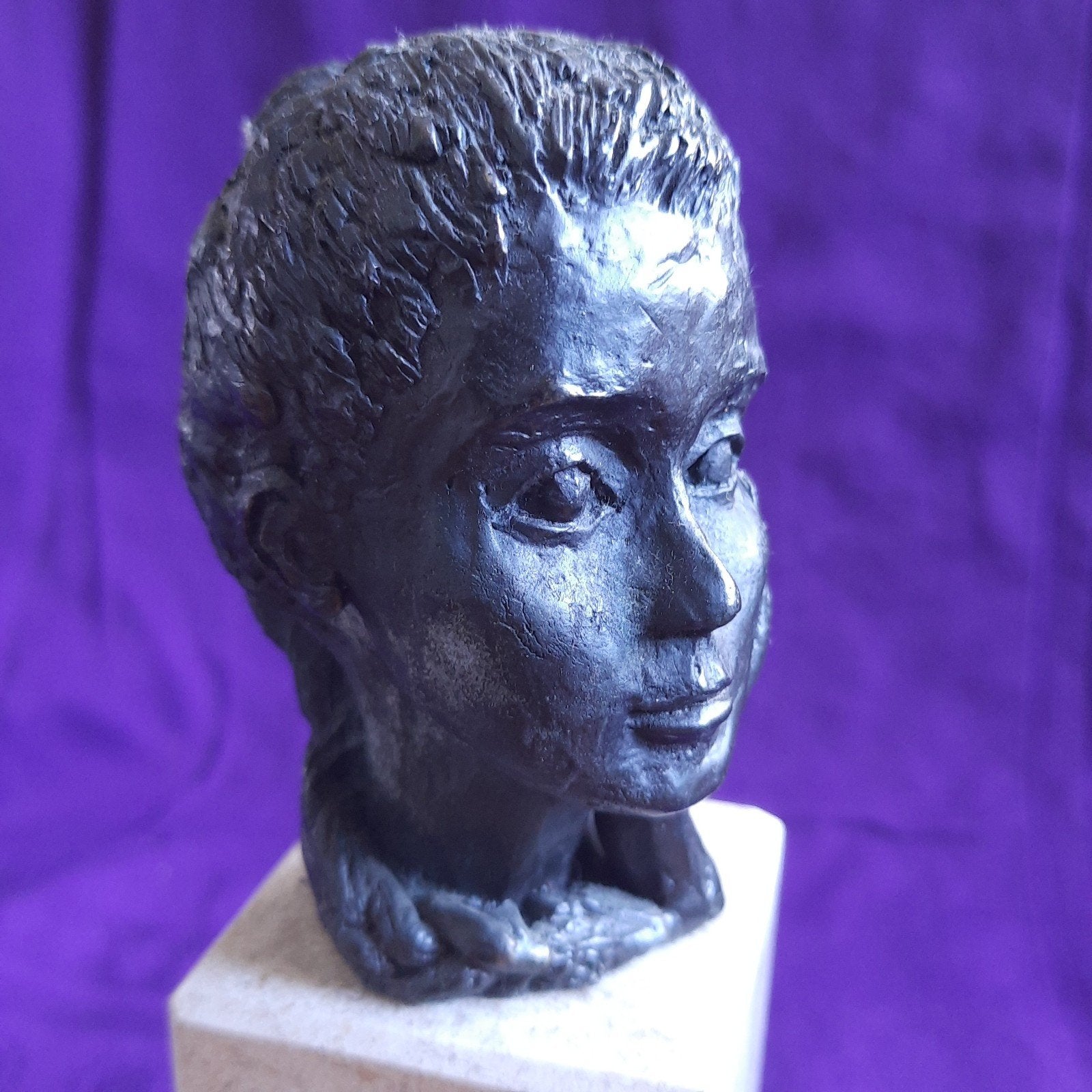 Beeld 'Luisteren' Astrid Veldhuyzen-Koppen (1952 Utrecht), Verzenden