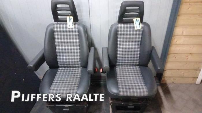 Voorstoelen links + rechts van een Fiat Ducato, Gebruikt, -, -, Fiat