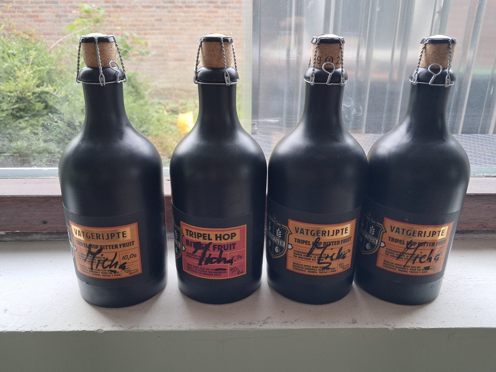 Volle Proeftuin kruiken gesigneerd door Micha, Verzamelen, Biermerken, Ophalen of Verzenden, Glas of Glazen, Overige merken