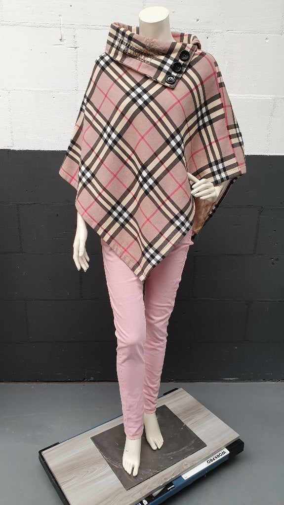 Geblokte mantel, cape of poncho. Quilted cape, Tweedehands verkoop, Tweedehands verkoop, Zwart, Ophalen of Verzenden