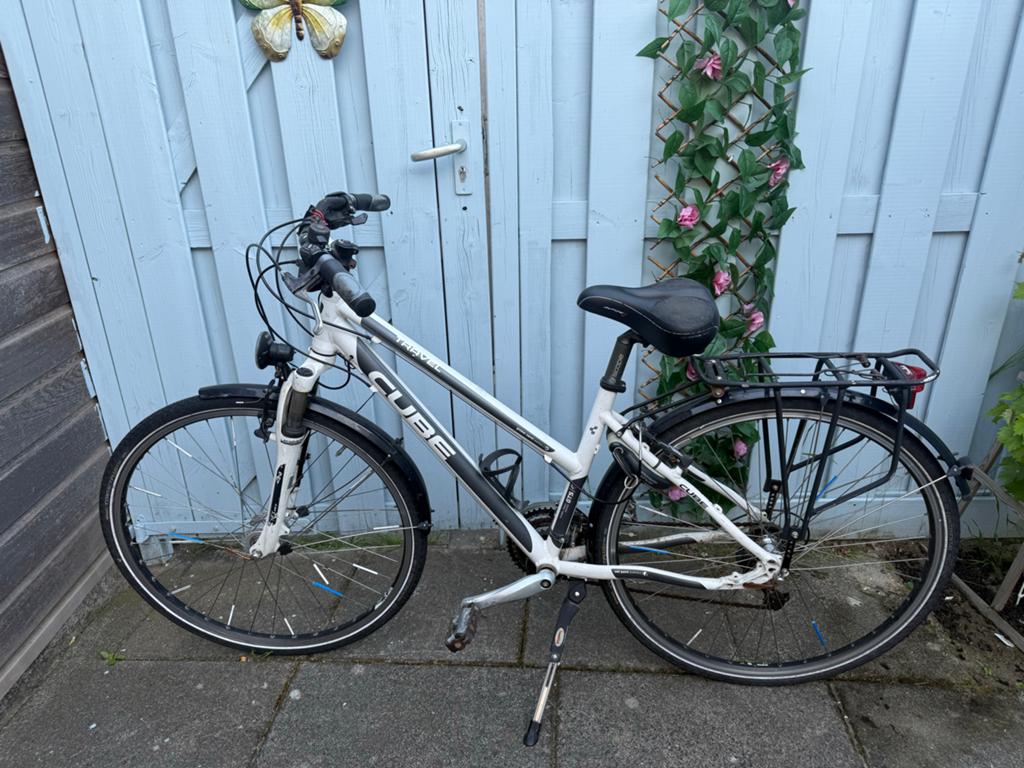Cube Travel Damesfiets - Wit/Zwart, 28 inch, 27 versn., Overige merken, 28 inch, Gebruikt, Velgrem