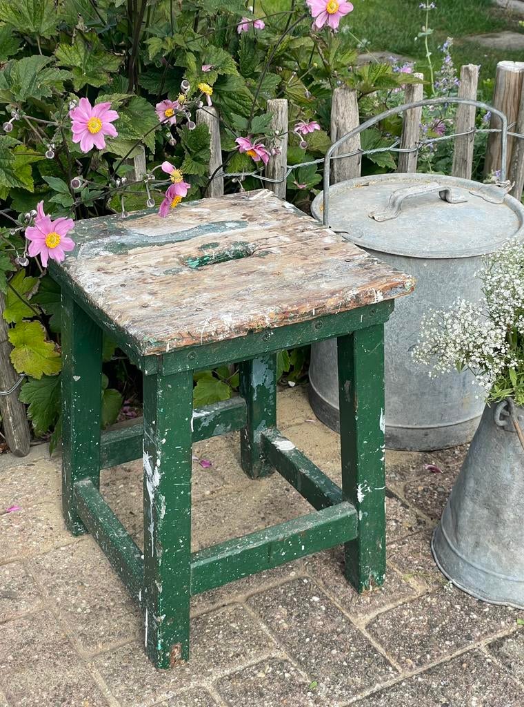 Brocante oud houten krukje / kruk sleets groen, Antiek en Kunst, Ophalen of Verzenden