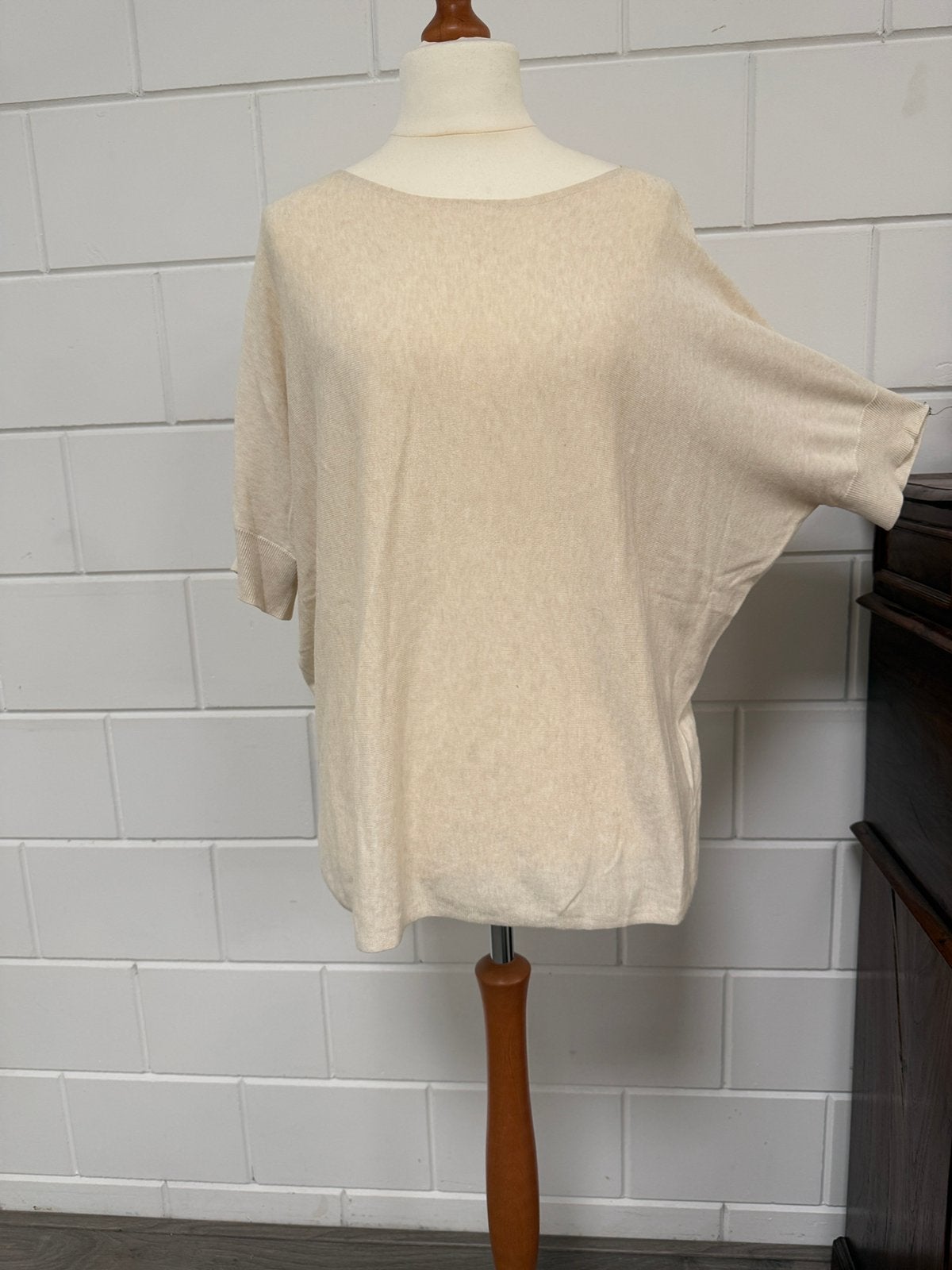 Trui van het merk Repeat easy knit, Ophalen of Verzenden, Zo goed als nieuw, Maat 38/40 (M), Beige