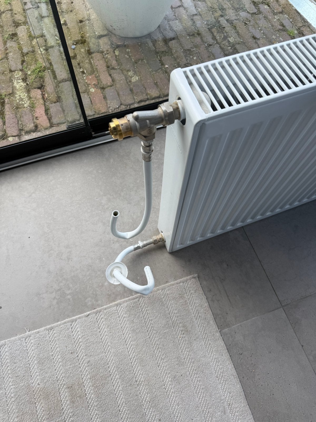 Zo goed als nieuwe radiator 70 br x 60 H Type dubbel, Doe-het-zelf en Verbouw, Verwarming en Radiatoren, Ophalen, 30 tot 80 cm