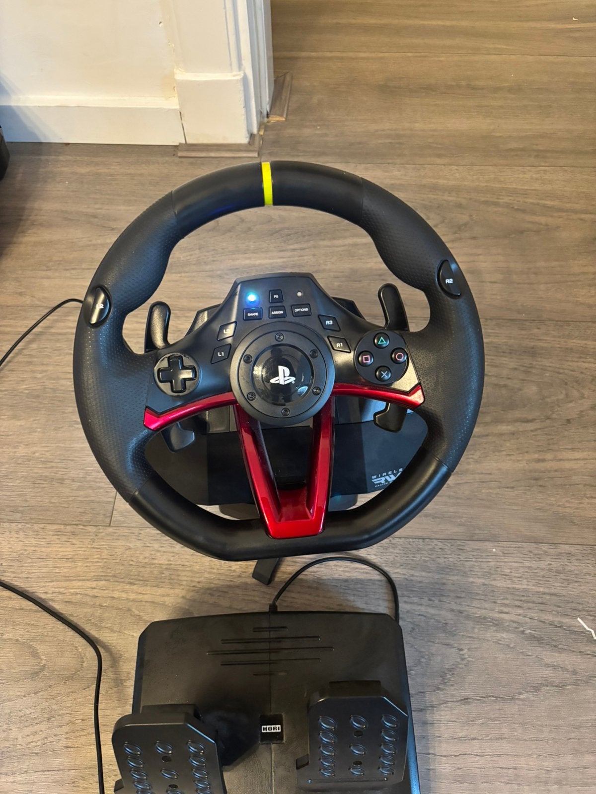 Playstation stuur inclusief pedalen en standaard, Spelcomputers en Games, Ophalen of Verzenden, Zo goed als nieuw, PlayStation 1