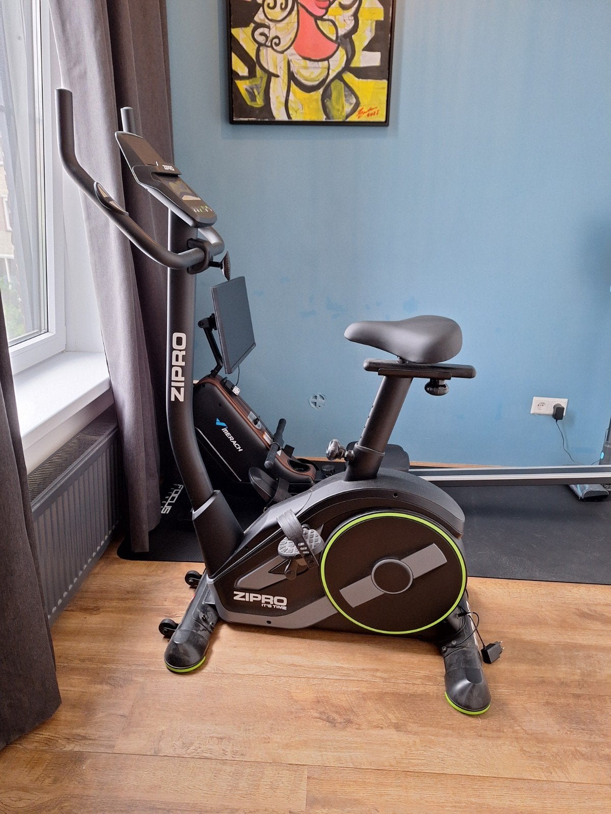 Te koop: ZIPRO Hometrainer. Zo goed als nieuw, Ophalen, Overige materialen, Buik, Zo goed als nieuw