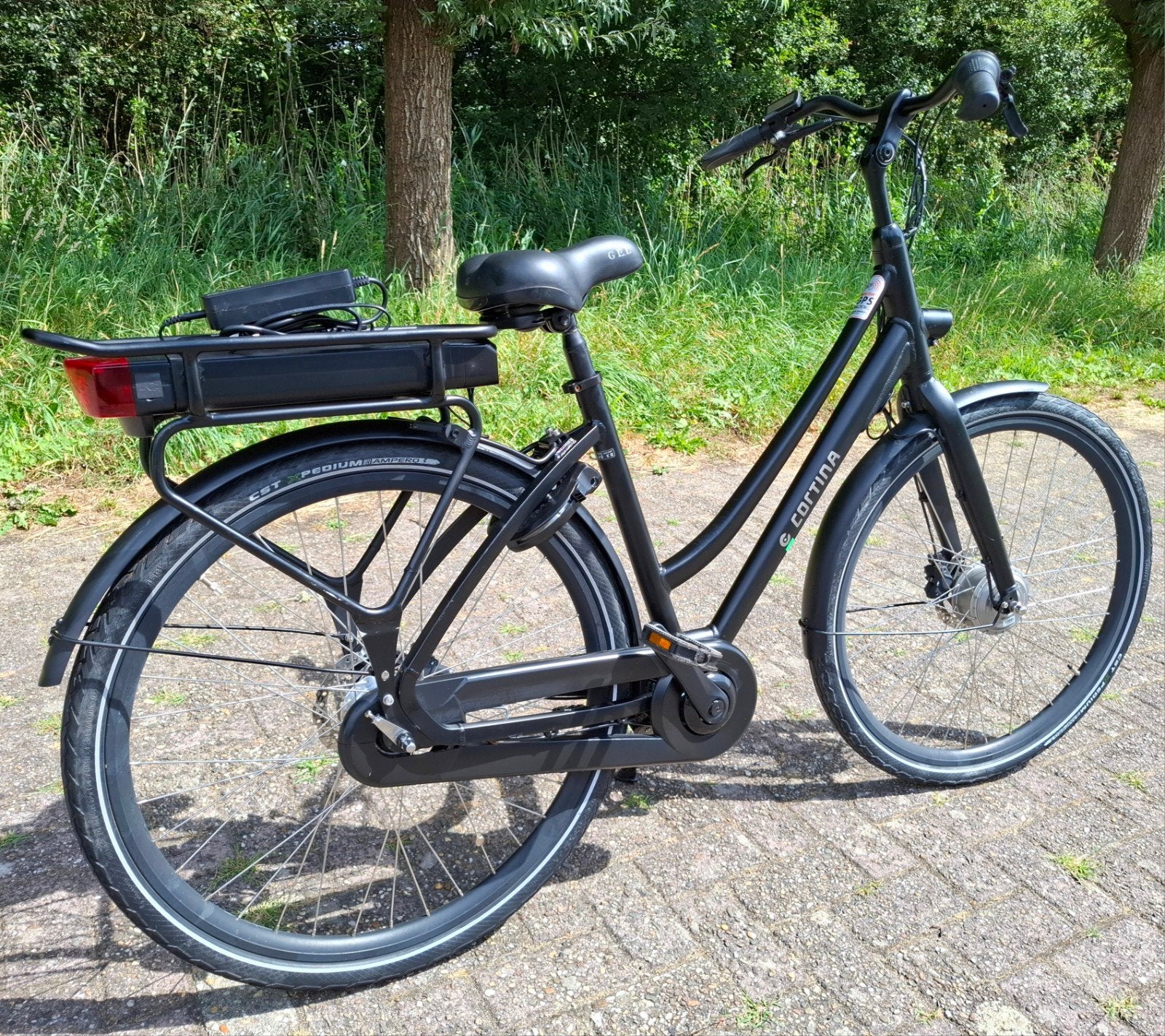 Elektrische mat zwarte Cortina damesfiets, 51 cm hoog, Fietsen en Brommers, Fietsen | Dames | Damesfietsen, Ophalen, Versnellingen