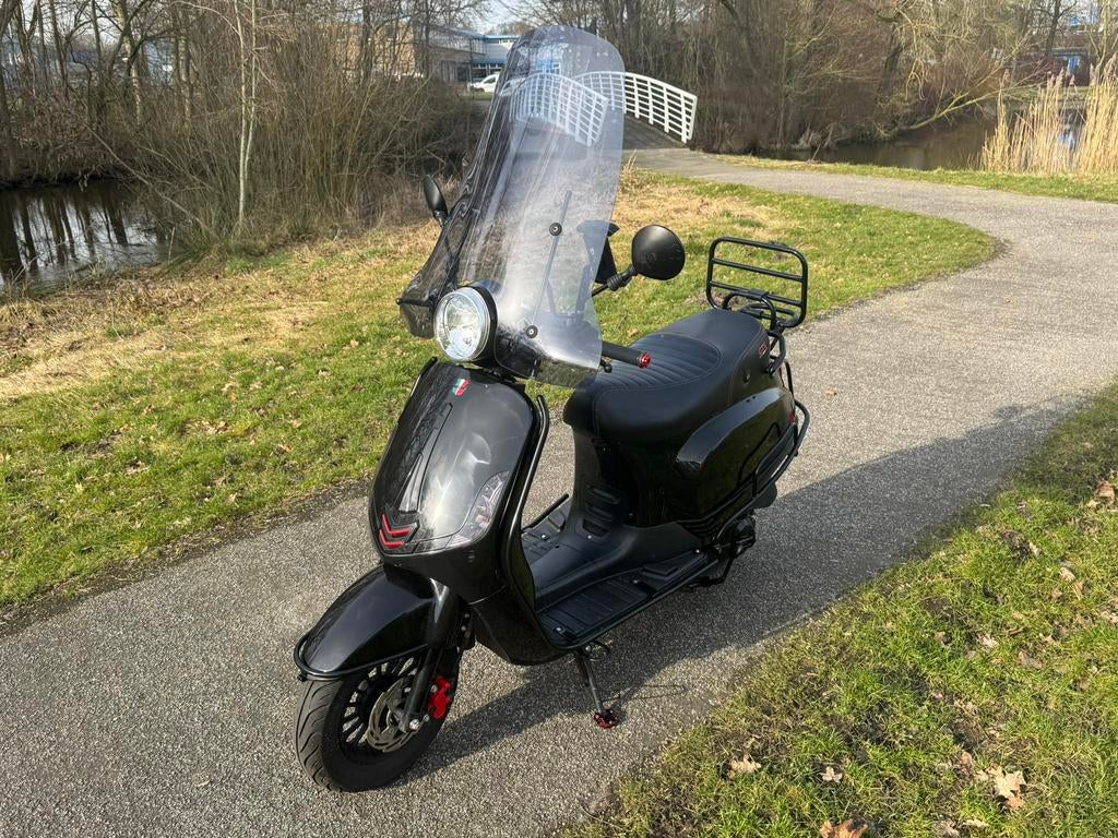 GTS Toscana Pure S snorscooter (2022), Fietsen en Brommers, Snorfietsen en Snorscooters, Zo goed als nieuw, Benzine, Ophalen, Overige merken