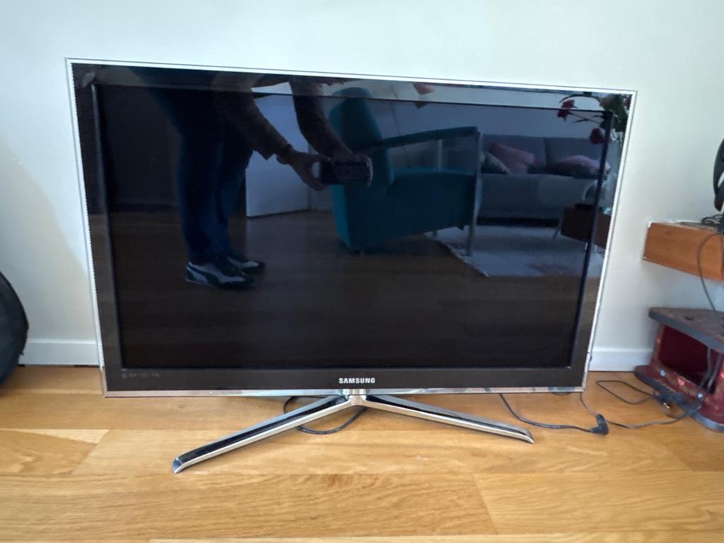 Samsung 37 inch tv, met roze verticale streep in beeld, Audio, Tv en Foto, Televisies, Ophalen, Gebruikt, 50 Hz, Samsung