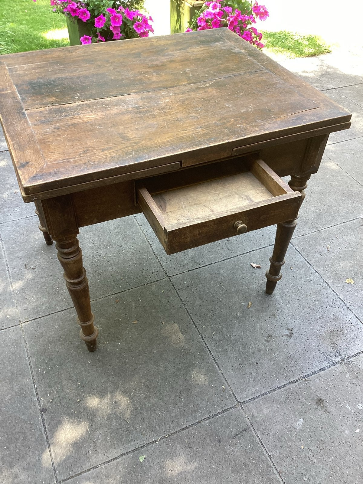 Antieke uitschuifbare eiken tafel met lade - Rustieke charme, Ophalen