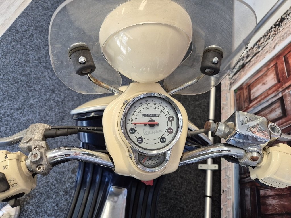 Vespa - Snorscooter - 2013 - 4599KM, Fietsen en Brommers, Ophalen, Info@recycle-ride.nl, Gebruikt, Overige modellen
