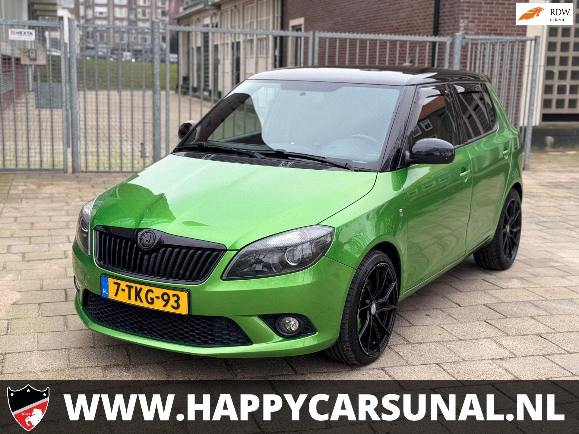 Skoda Fabia 1.4 TSI RS AUTOMAAT, NAVI, NAP, NIEUWE APK, Euro 5, Stof, Gebruikt, Zwart
