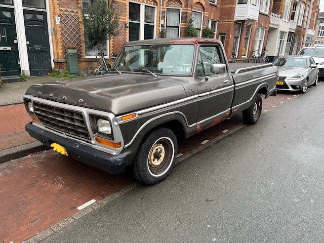 Ford F150 pickup 1979 - V8 - 5.0l - oldtimer, Zwart, Leder en Stof, Particulier, Zilver of Grijs