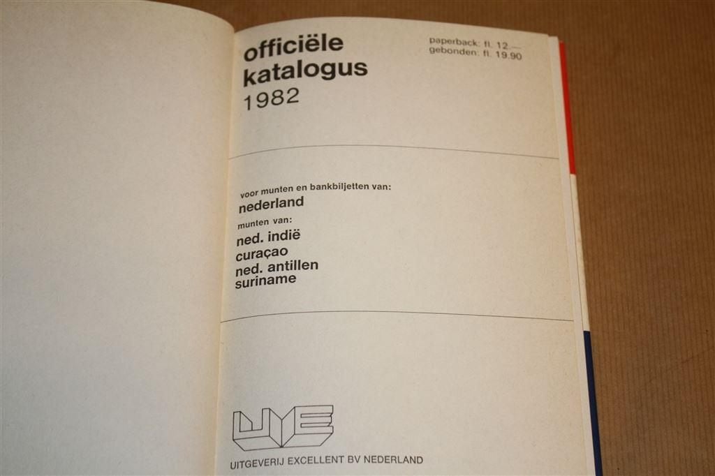 Boek. Katalogus voor munten 1982., Ophalen of Verzenden, Boek of Naslagwerk