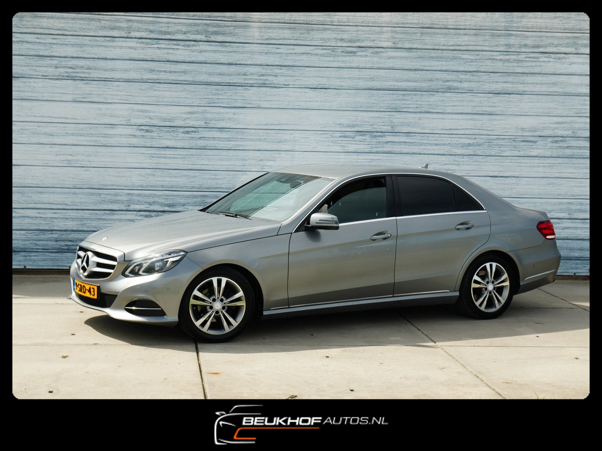 Mercedes-Benz E-klasse 200 Avantgarde Leer Xenon Carplay, Auto's, Automaat, Achterwielaandrijving, Gebruikt, 4 cilinders