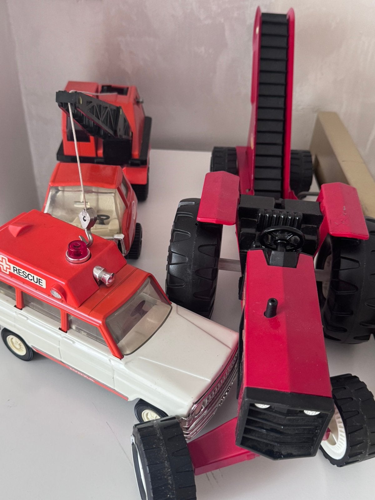 Vintage Tonka speelgoedset: tractor, kraan en ambulance, Kinderen en Baby's, Ophalen of Verzenden, Gebruikt