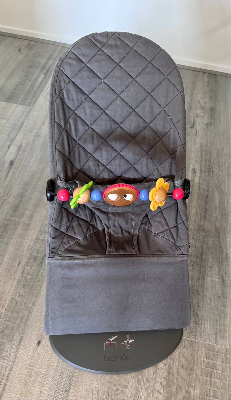 BabyBjörn Wipstoel met Speelboog - Grijs, Kinderen en Baby's, Overige merken, Gebruikt, Wipstoel, Ophalen of Verzenden