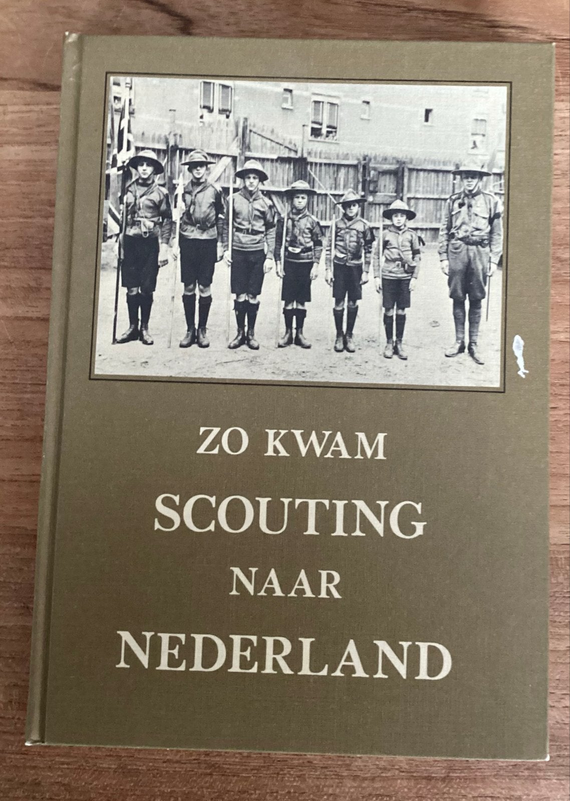 Scouting boek “Zo Kwam Scouting Naar Nederland”  J.v.d steen, Ophalen of Verzenden, Gebruikt, Boek of Tijdschrift