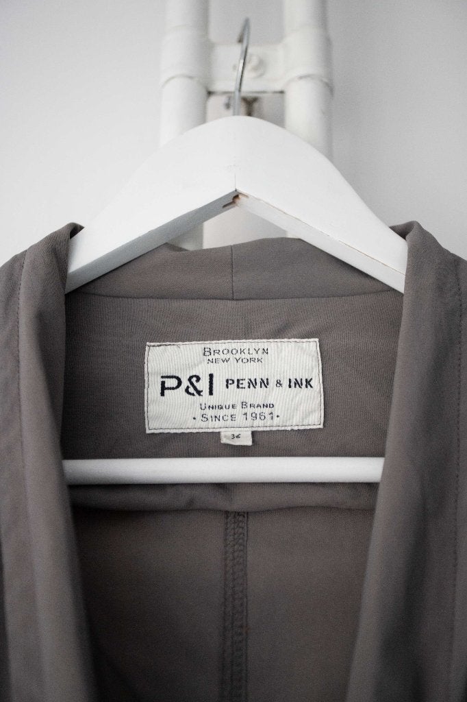 Grijs jasje / blazer travelstof Penn & Ink maat 36, Kleding | Dames, Penn & Ink, Ophalen of Verzenden, Zo goed als nieuw, Jasje