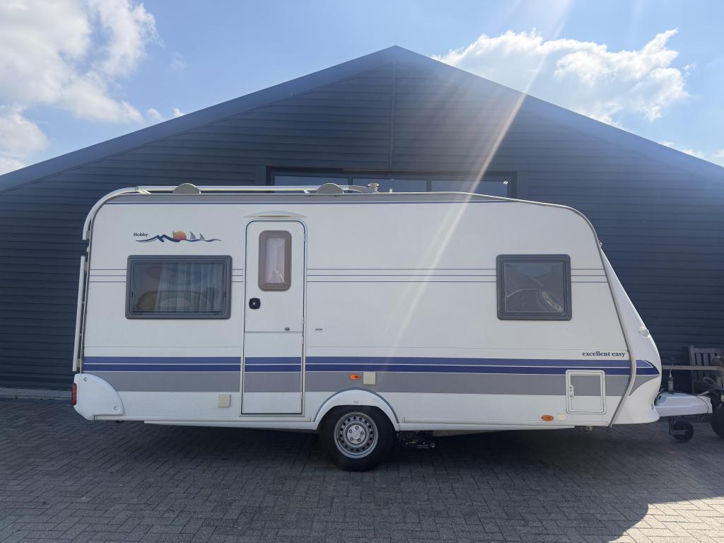 Hobby Excellent Easy 460 UFE , mover, voortent in nieuwstaat, Rondzit, Hobby, Bedrijf, Overige typen