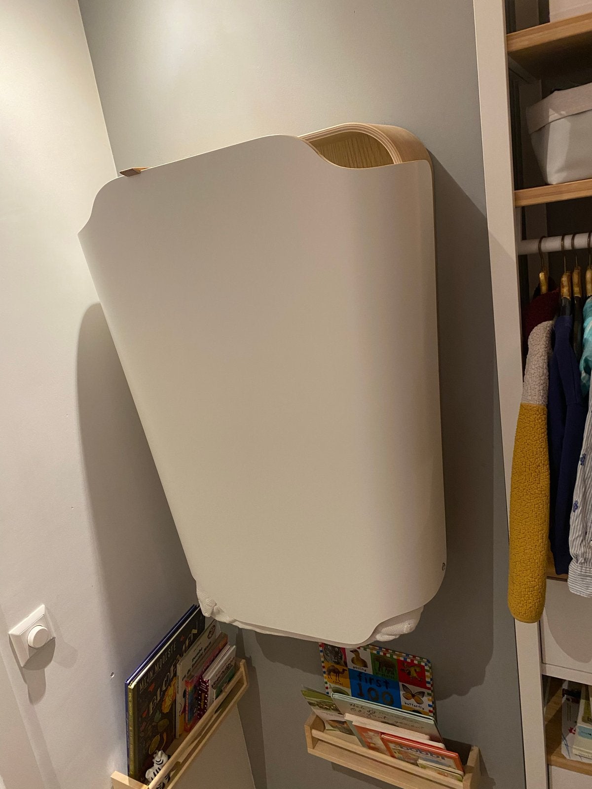 Charlie Crane Noga luiertafel - Wandgemonteerd, Ophalen, Minder dan 75 cm, 105 cm of meer, Zo goed als nieuw