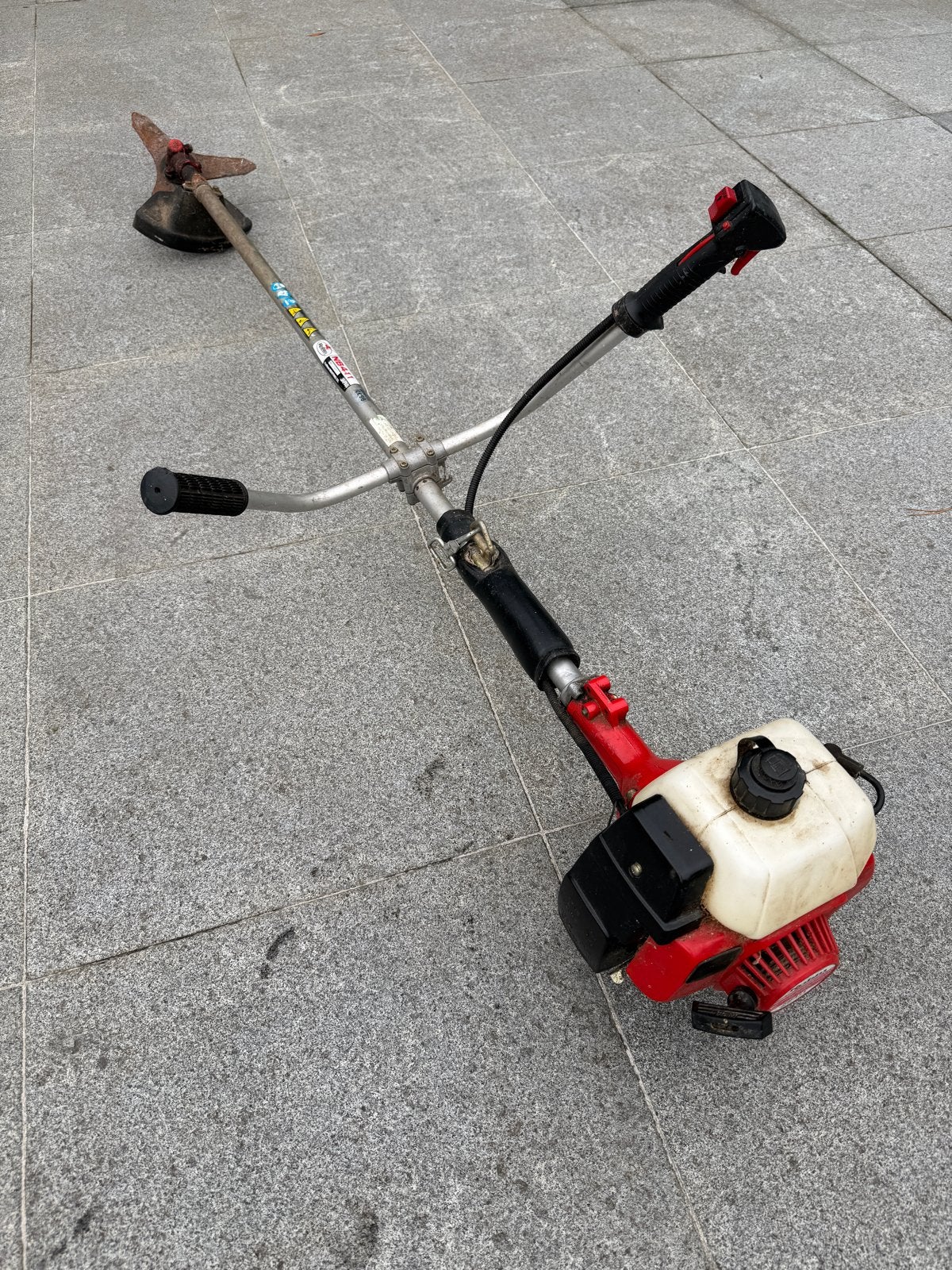 Bosmaaier Robin NB411 - Krachtige Benzinen Grastrimmer, Ophalen, Gebruikt, 30 tot 50 cm, Benzine