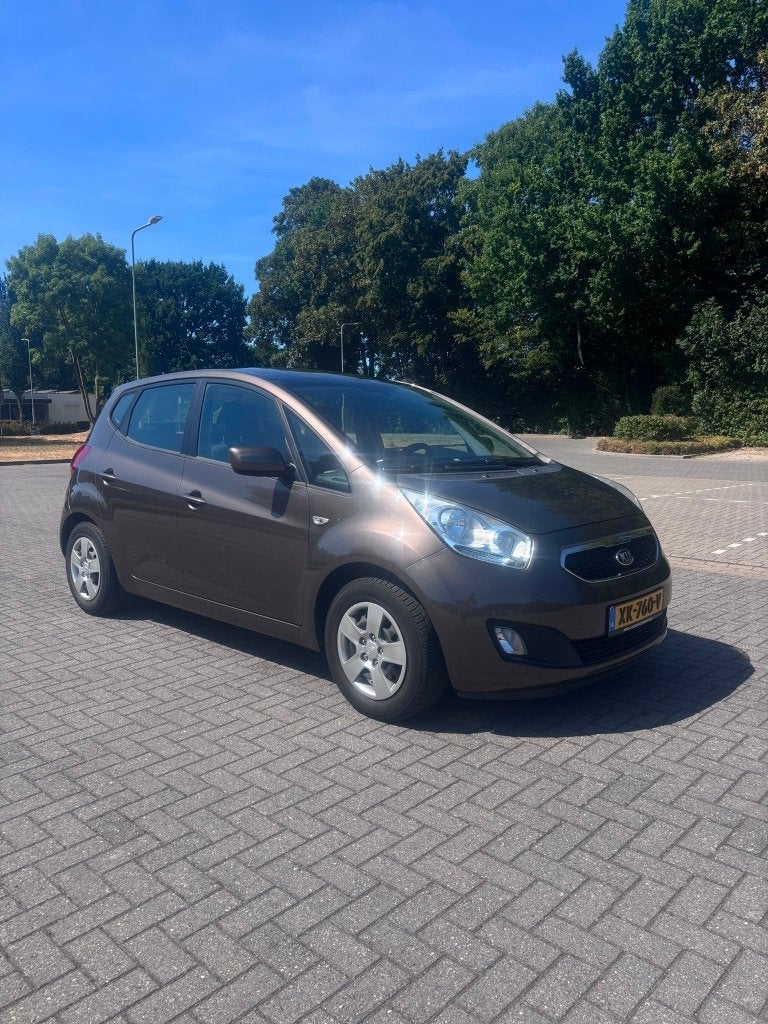 Unieke Kia Venga 1.6 CVVT Executive Line, Automaat 96.792km!, Auto's, Kia, 1169 kg, 4 cilinders, Bruin, Parkeersensor