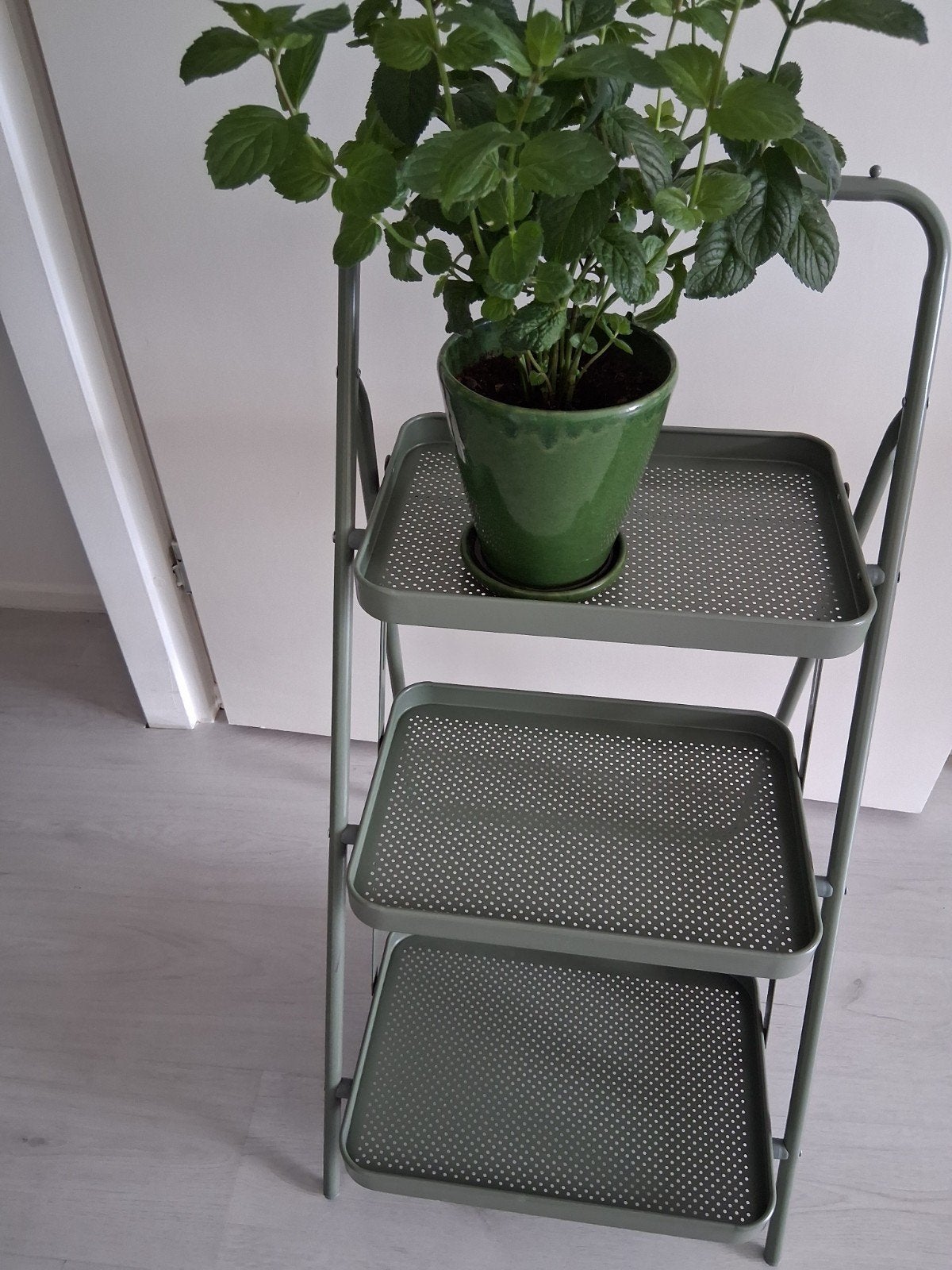 Etagere staal groen binnen/buiten, Huis en Inrichting, Woonaccessoires | Etagères, Ophalen, Zo goed als nieuw