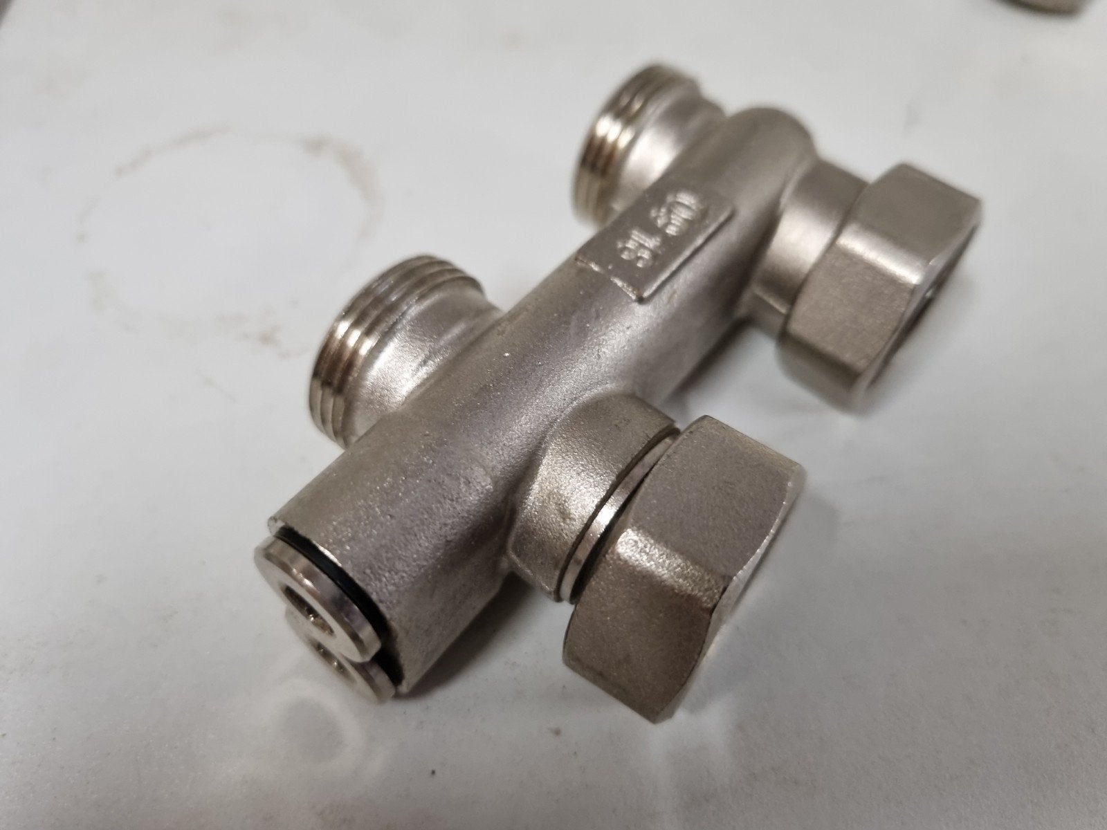 Hummel onderblok radiator met passeerstuk, Doe-het-zelf en Verbouw, 30 tot 80 cm, Radiator, Ophalen of Verzenden, Zo goed als nieuw