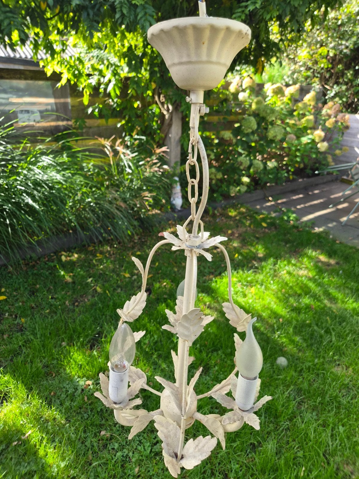 Vintage Kroonluchter met Bladmotief - Crème Wit, Huis en Inrichting, Vintage, Klassiek, Landelijk, Gebruikt, E14 (klein), Ophalen of Verzenden