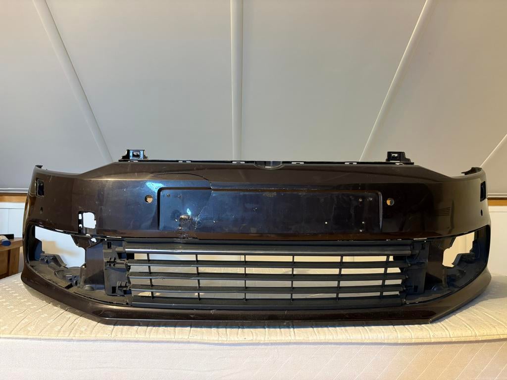 Originelen Voorbumper vw polo 6c facelift model (schade), Ophalen, Voor, Bumper