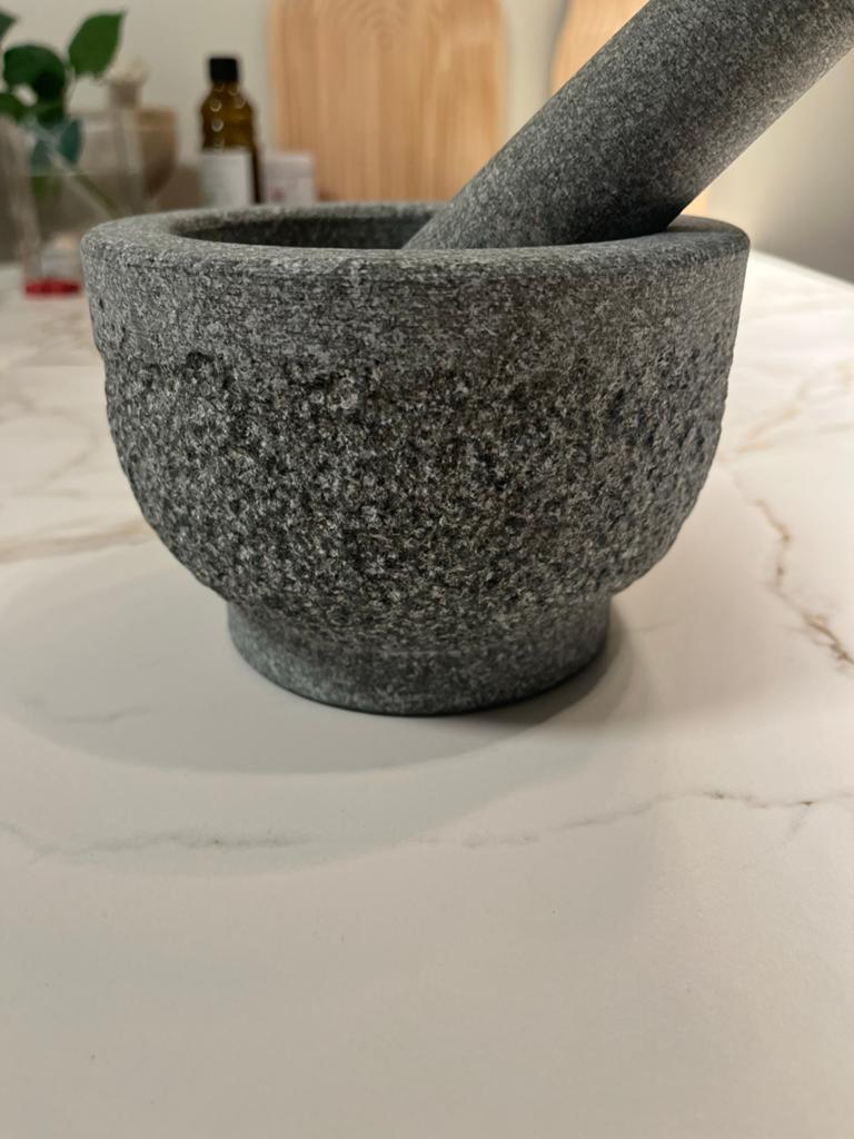 Robuuste stenen vijzel en stamper - 17cm diameter, Overige typen, Ophalen of Verzenden, Zo goed als nieuw, Steen/keramiek