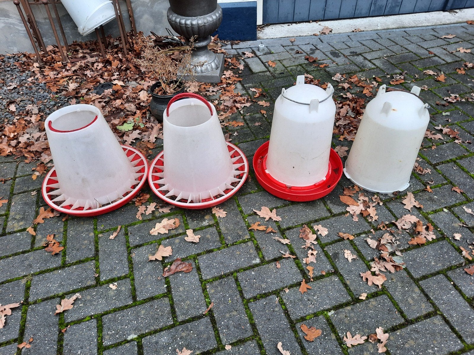 1 grote drinkens- en 2 voederbakken kippen, Dieren en Toebehoren, Ophalen of Verzenden, Drinken en Voederen