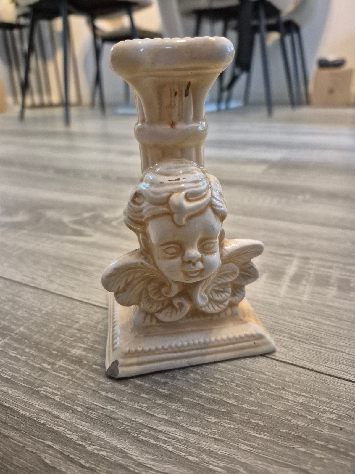 Vintage kandelaar met cherubijn, crème keramiek, Antiek en Kunst, Ophalen of Verzenden