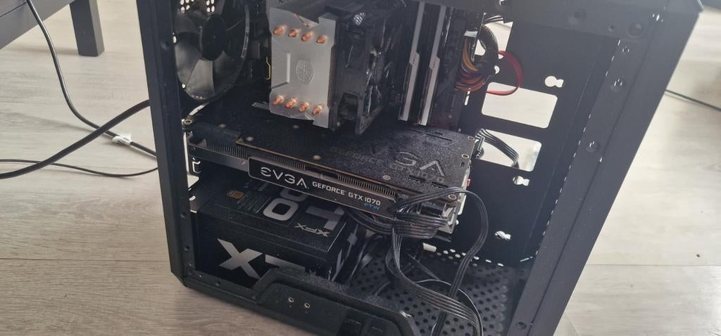 Gaming PC met EVGA GTX 1070 met alle apparatuur, Computers en Software, Met monitor, Gebruikt, Onbekend, Ophalen of Verzenden