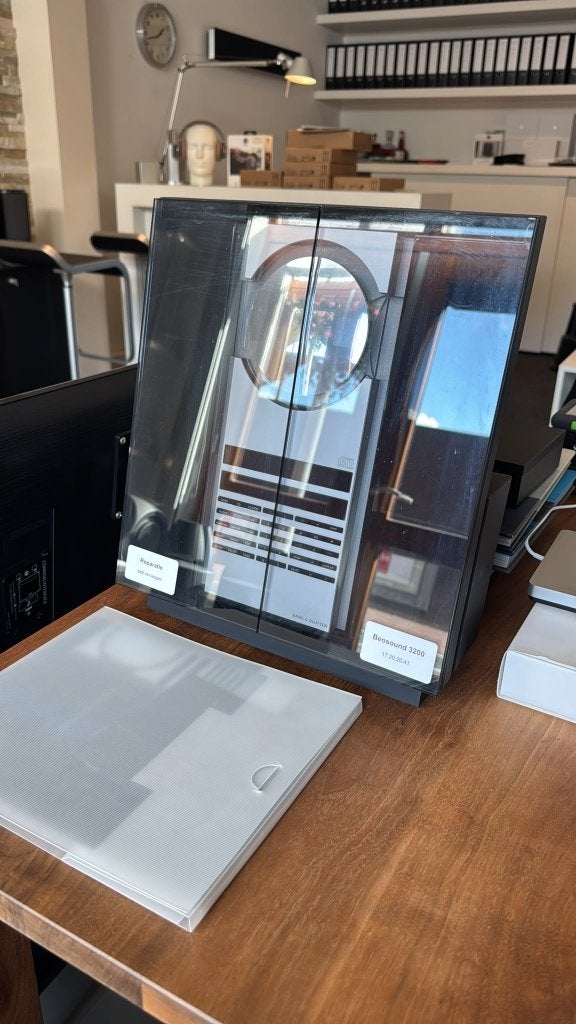 Beosound 3200 radio, CD speler, harddisk B&O Bang en Olufsen, Ophalen, Info@bang-olufsen.dk, MP3-aansluiting, Zo goed als nieuw