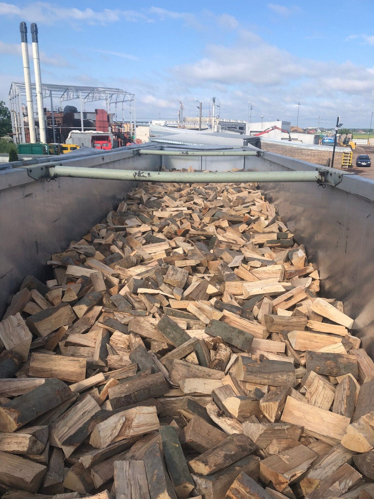Vrachtwagen Openhaardhout eik, beuk, mix, berk losgestort, 6 m³ of meer, Ophalen