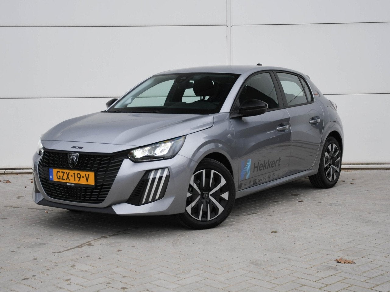 Peugeot 208 Style 1.2 PureTech 75pk NAVI | CRUISE | DAB | LA, Gebruikt, 1199 cc, LED verlichting, Bedrijf