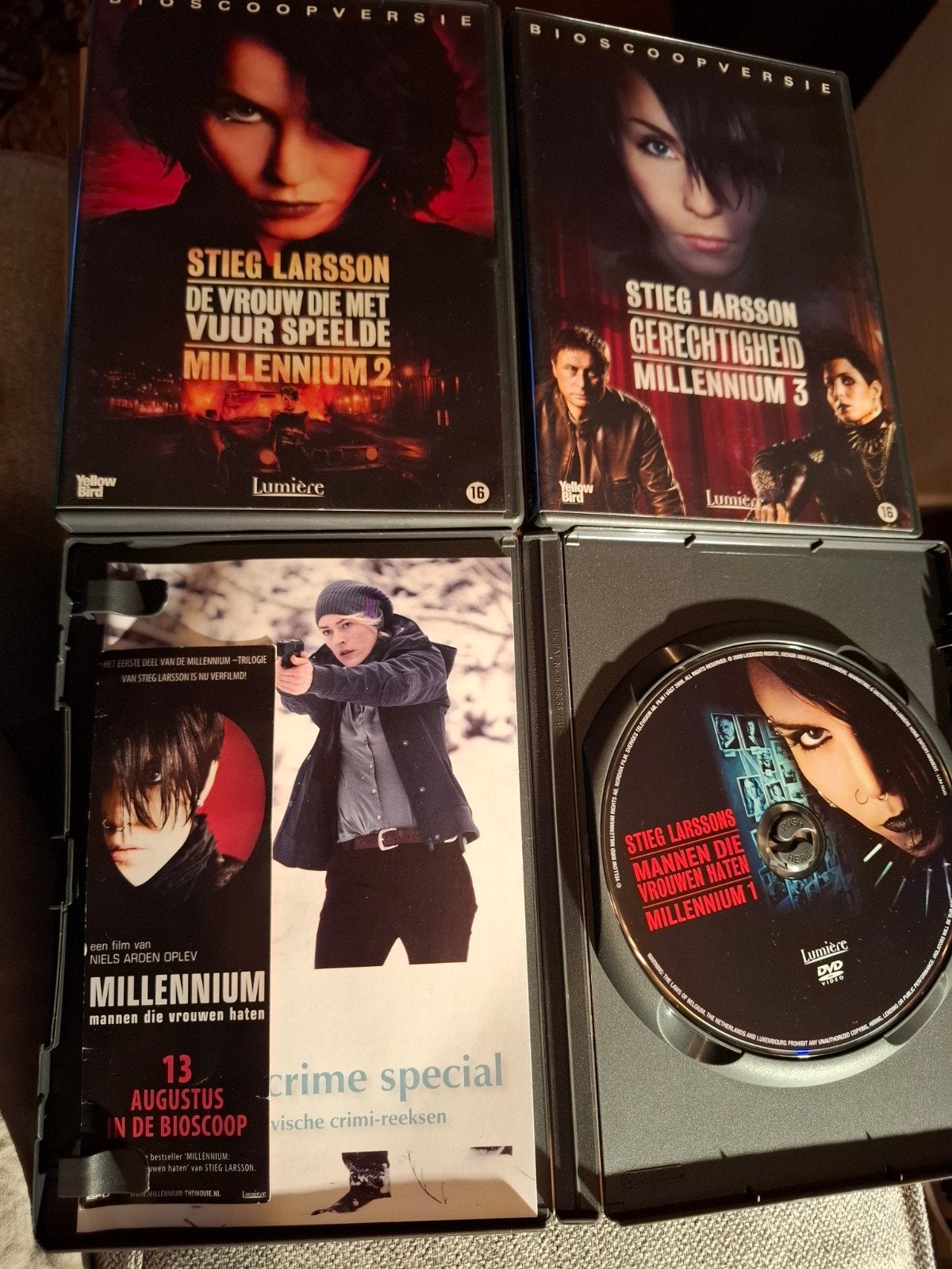Millennium Trilogie (Deel 1, 2, 3) - Stieg Larsson 3DVD, Cd's en Dvd's, Inclusief boekje, Gebruikt, Vanaf 16 jaar, Verzenden