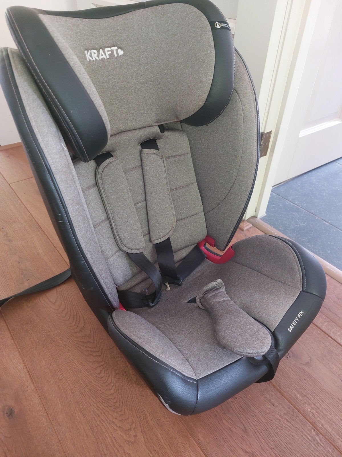 Kinderstoel voor auto. KRAFT, Autogordel, 15 t/m 36 kg, Zo goed als nieuw, Ophalen