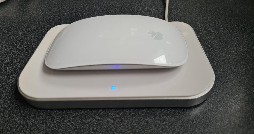 Artwizz Induction Charger Magic set voor Apple Magic Mouse 1, Computers en Software, Muizen, Gebruikt, Ophalen of Verzenden, Draadloos