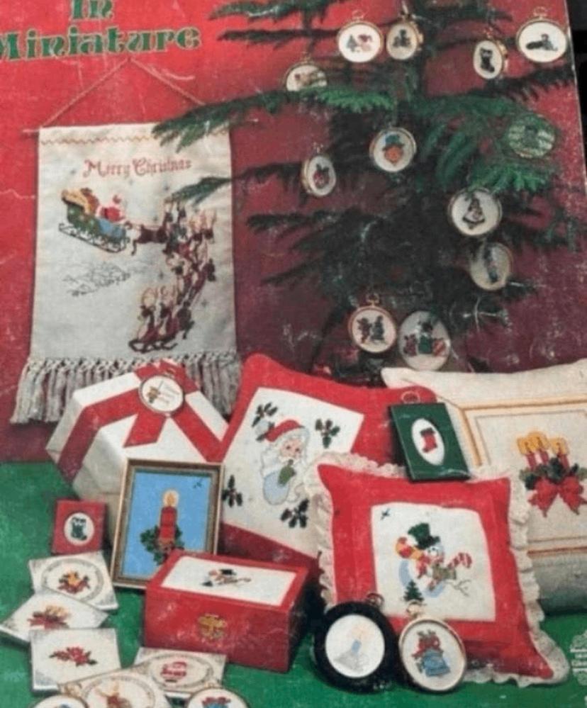 BORDUURPATROON BOOK CHRISTMAS IN MINIATURE, Verzenden, Zo goed als nieuw, Handborduren, Patroon
