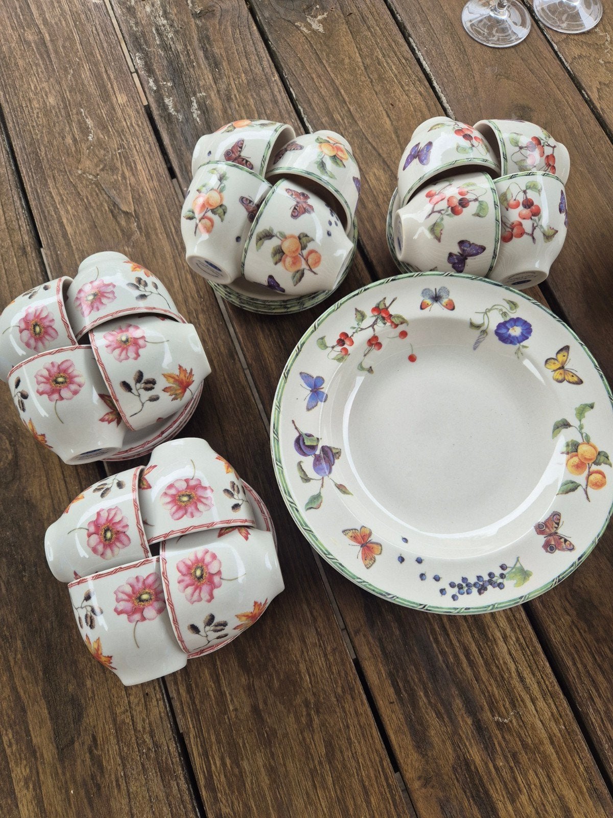 porseleinen koffiekopjes en soepborden, Ophalen