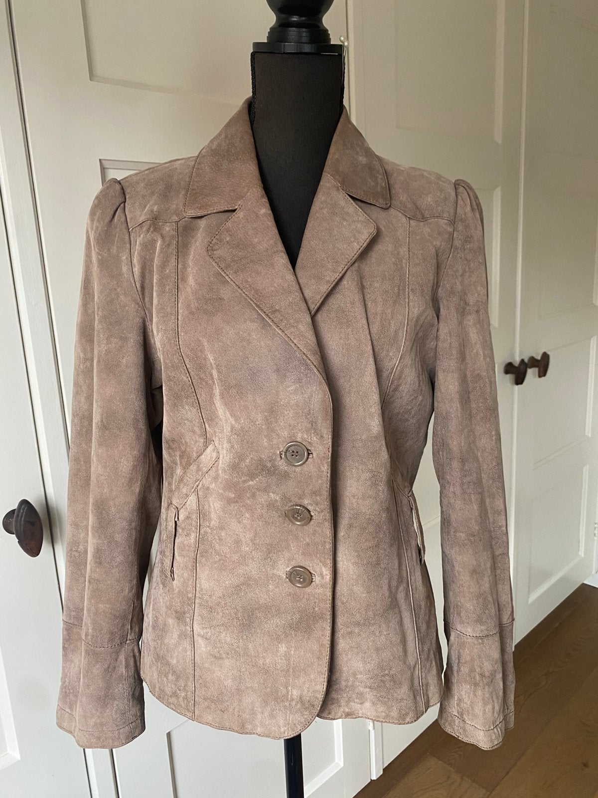 Classy Leren (Suède) jasje/ blazer met panterprint detail, Verzenden, Zo goed als nieuw, Maat 38/40 (M), Bruin