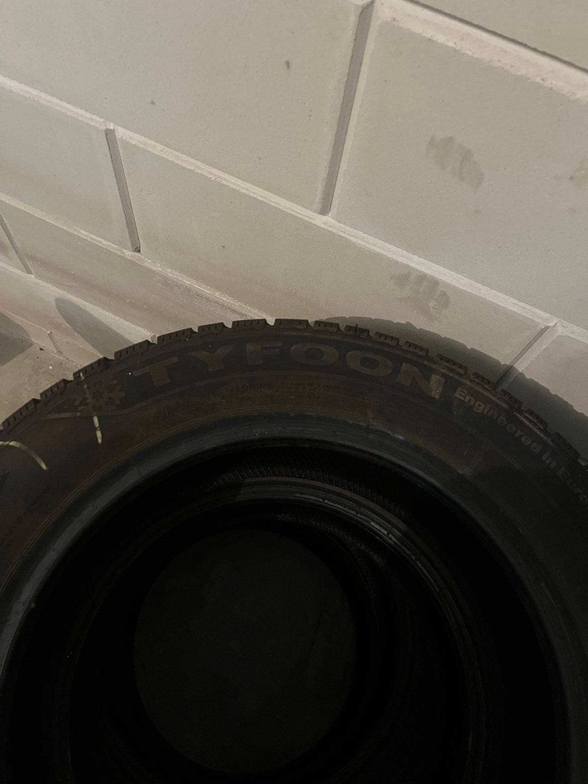 Winterbanden Tyfoon 15 inch, Ophalen, 15 inch, Nieuw, Band(en)