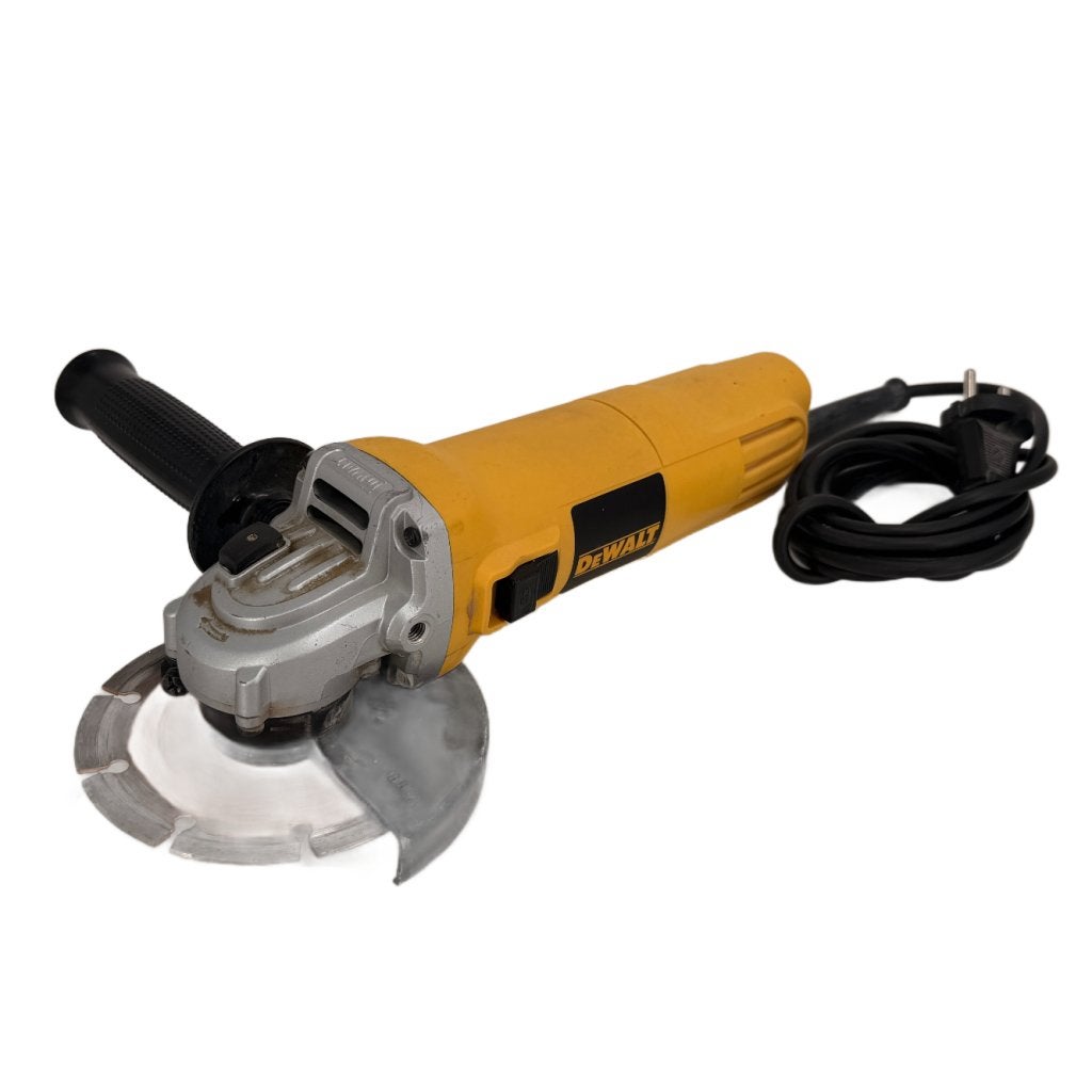 DeWalt DWE4117-QS Haakse slijper, Dewalt, Zo goed als nieuw, Support@dewalt.com, 701 E. Joppa Road
Towson, MD 21286
USA
